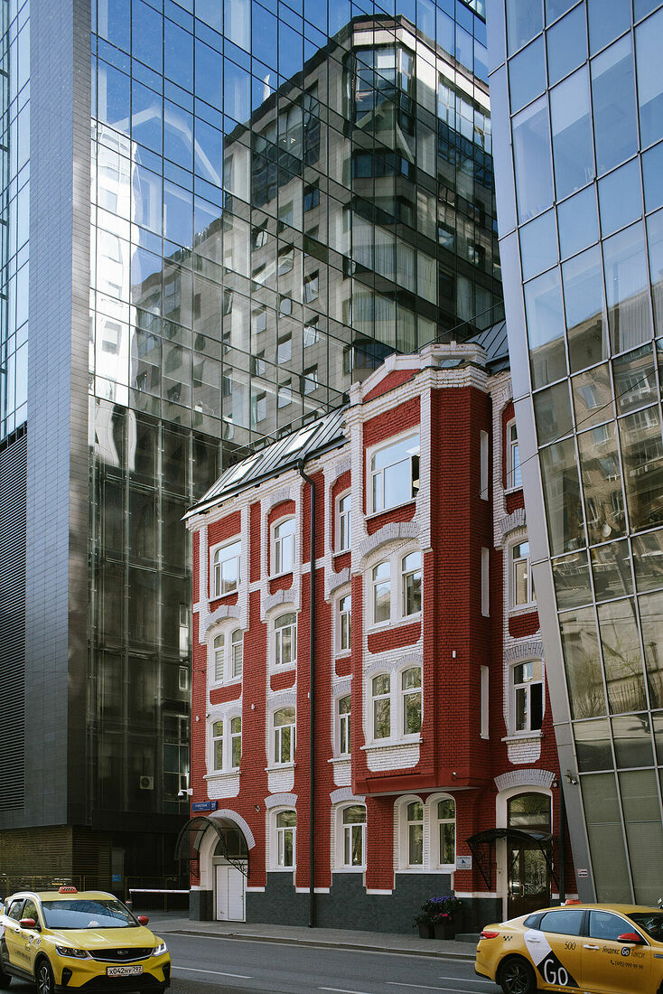 Photographer Yan Linn. Architectural neighborhood. Modern and historical buildings.. ART_7659.jpg
