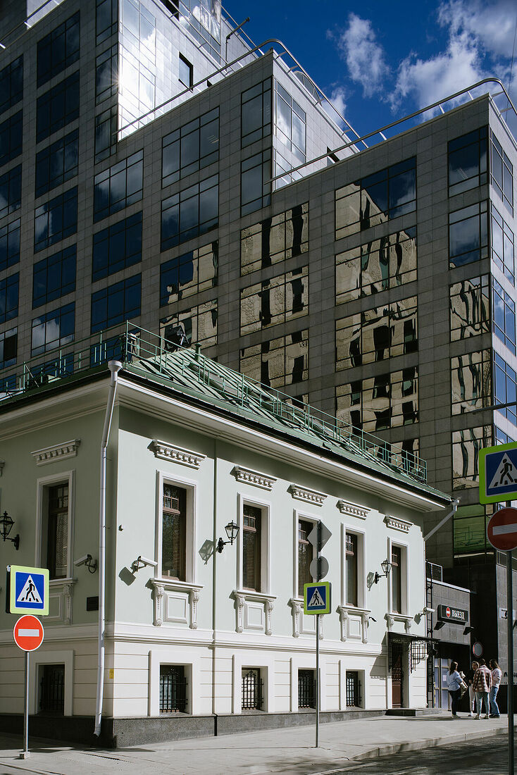 Photographer Yan Linn. Architectural neighborhood. Modern and historical buildings.. ART_7693.jpg